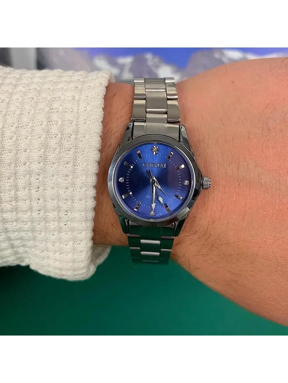 Silver Classy Quartz Round Blue Stainless Steel Watch. Stainless steel
